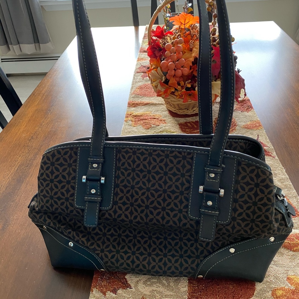 Relic shoulder bag purse